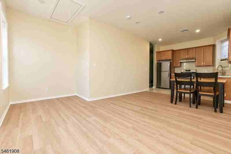 68 James St #2 - Photo 4 of 15