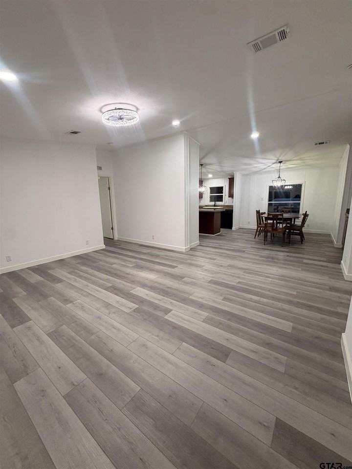 5611 Holiday Hills Rd - Photo 3 of 33