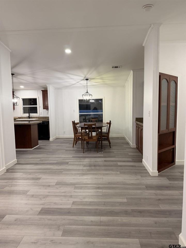 5611 Holiday Hills Rd - Photo 5 of 33