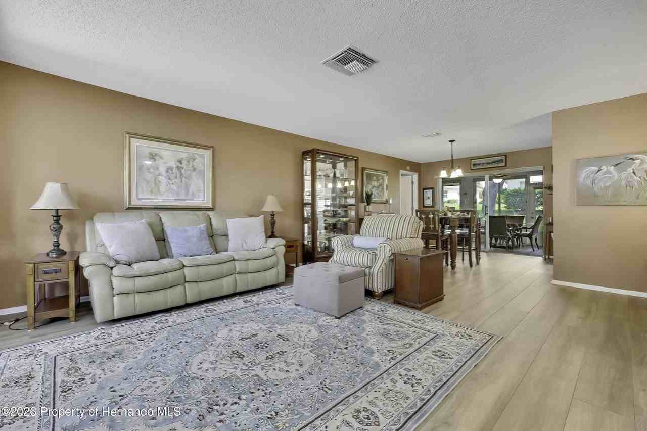 2066 Quailwood Ln - Photo 2 of 36