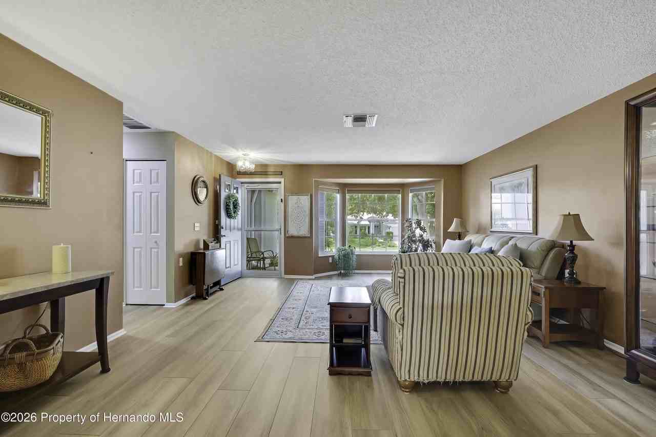 2066 Quailwood Ln - Photo 5 of 36