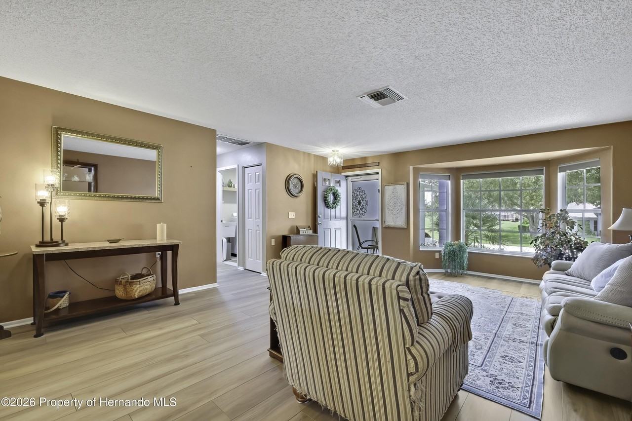 2066 Quailwood Ln - Photo 6 of 36