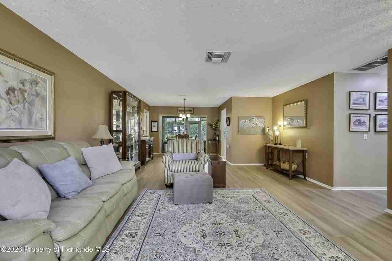 2066 Quailwood Ln - Photo 7 of 36