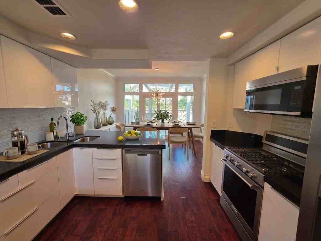 122 Stoney Pt - Photo 6 of 8