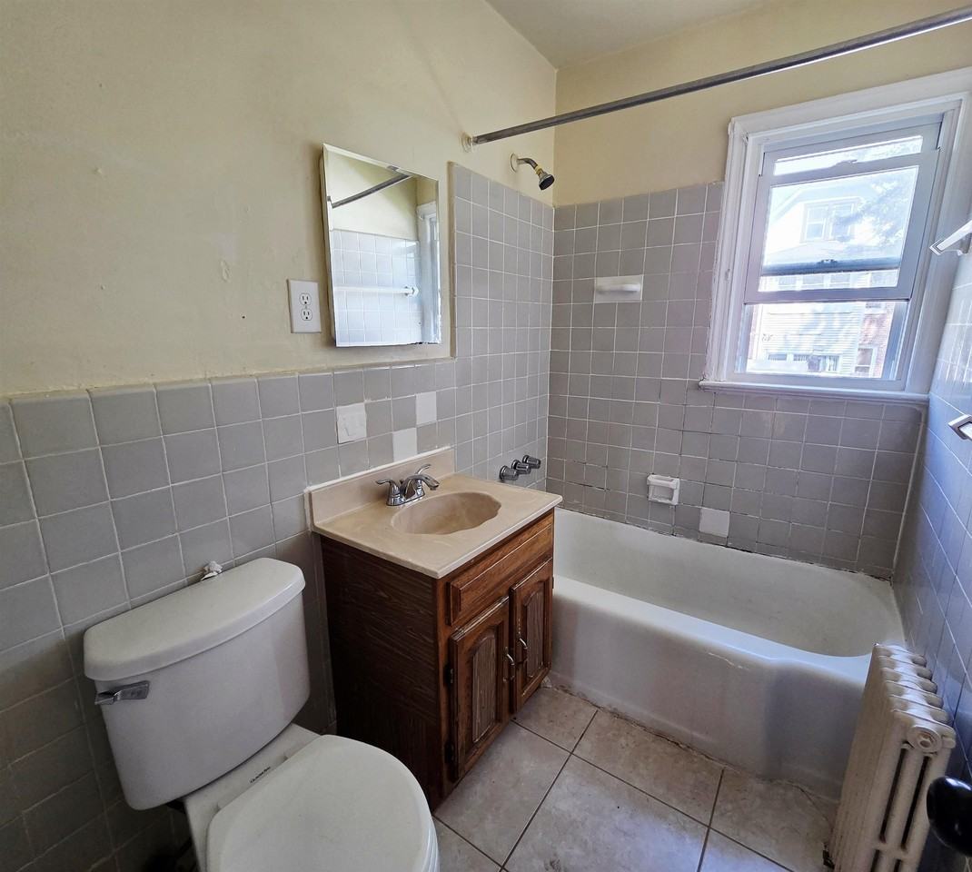 140 Van Houten Ave #8B - Photo 6 of 7