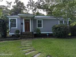 featured image of 10 Barnard Dr