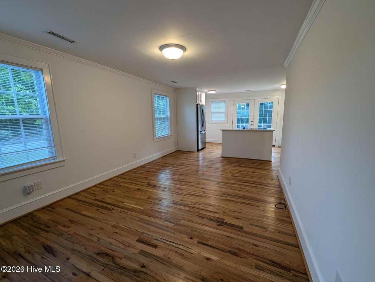 10 Barnard Dr - Photo 3 of 12