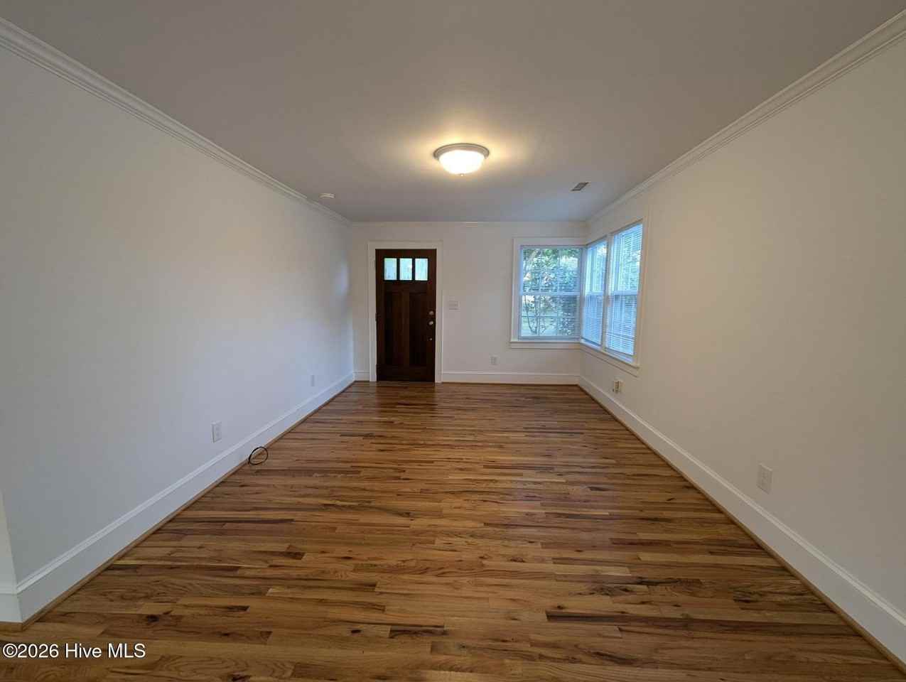 10 Barnard Dr - Photo 4 of 12