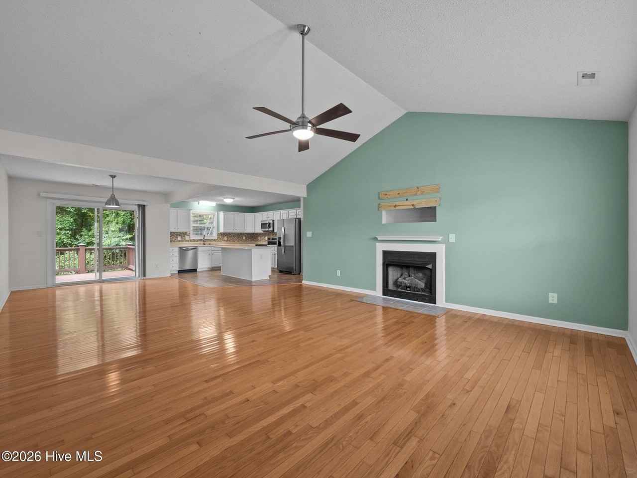 305 Appaloosa Ct - Photo 2 of 27