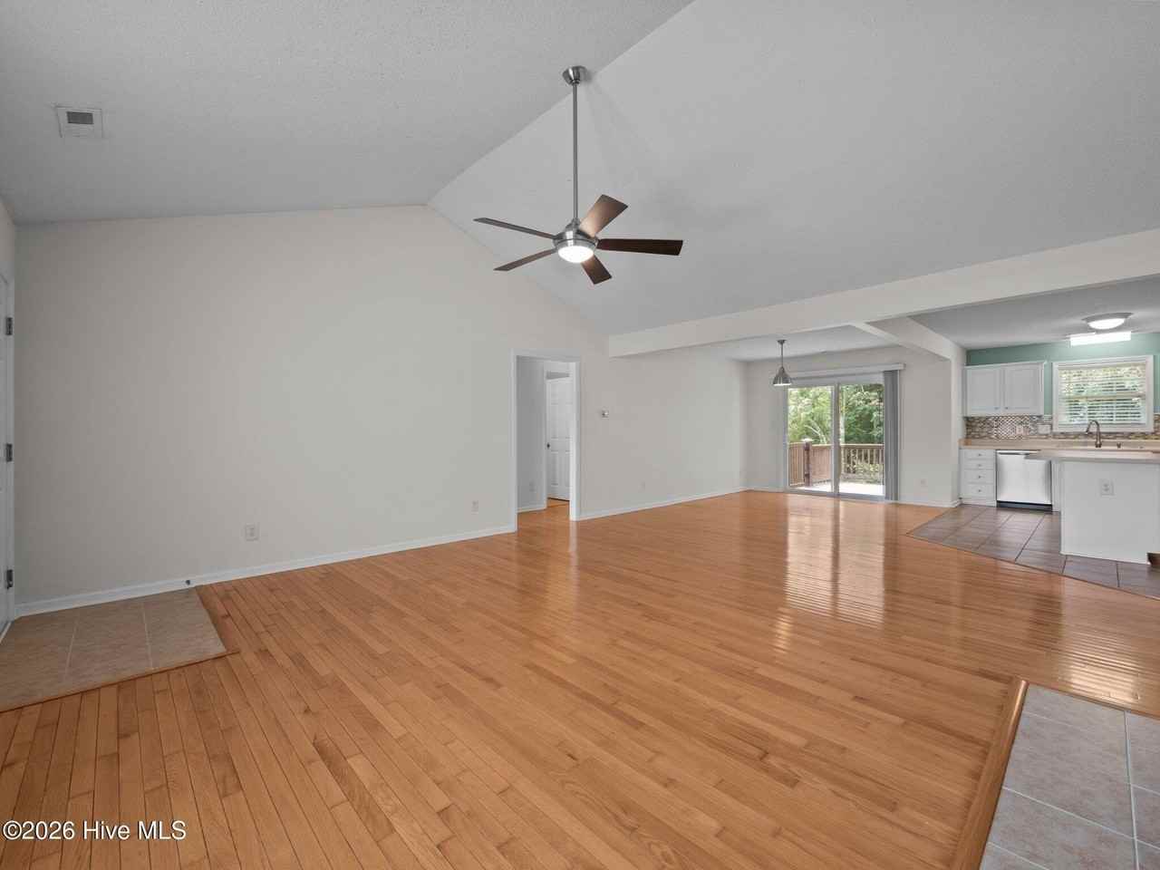 305 Appaloosa Ct - Photo 3 of 27