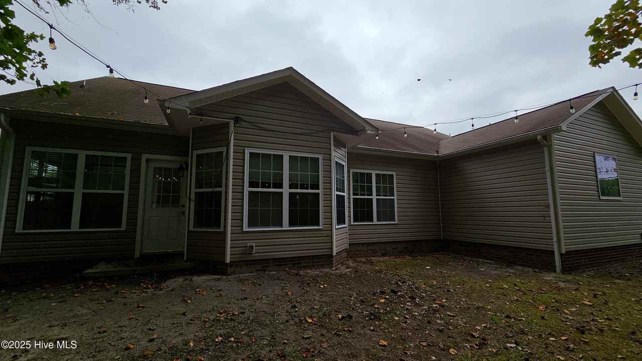 300 Bouy Ct - Photo 7 of 35
