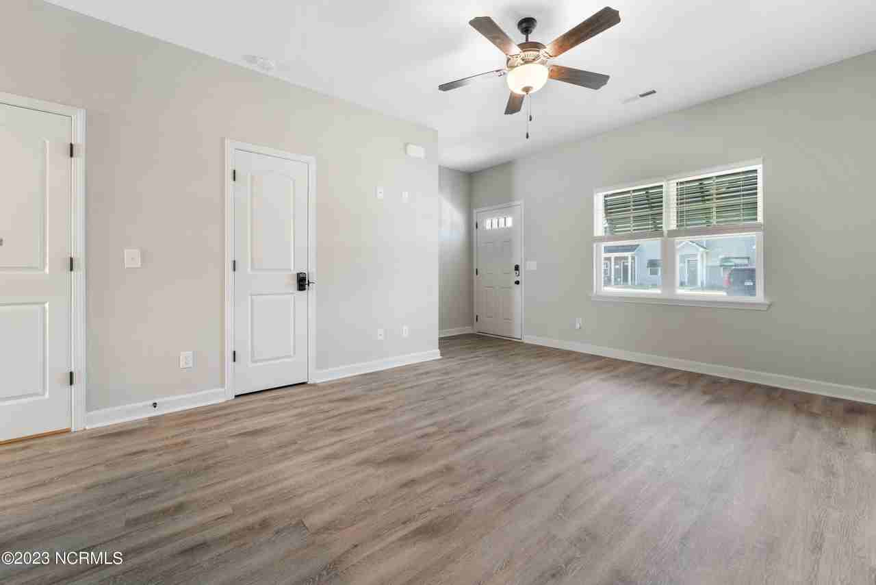 18 Catalina Cir - Photo 7 of 21