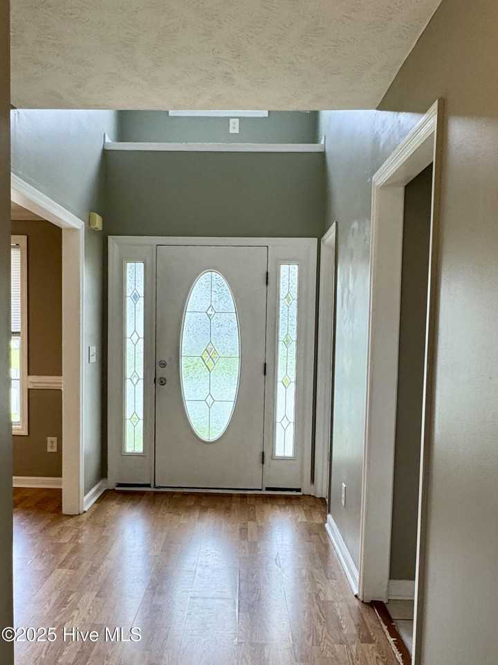 125 Batchelor Trl - Photo 2 of 25