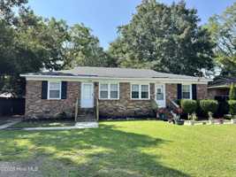 featured image of 2508 E 3rd St #B