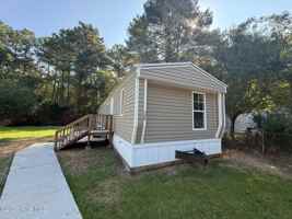 featured image of 449 White Oak Ln