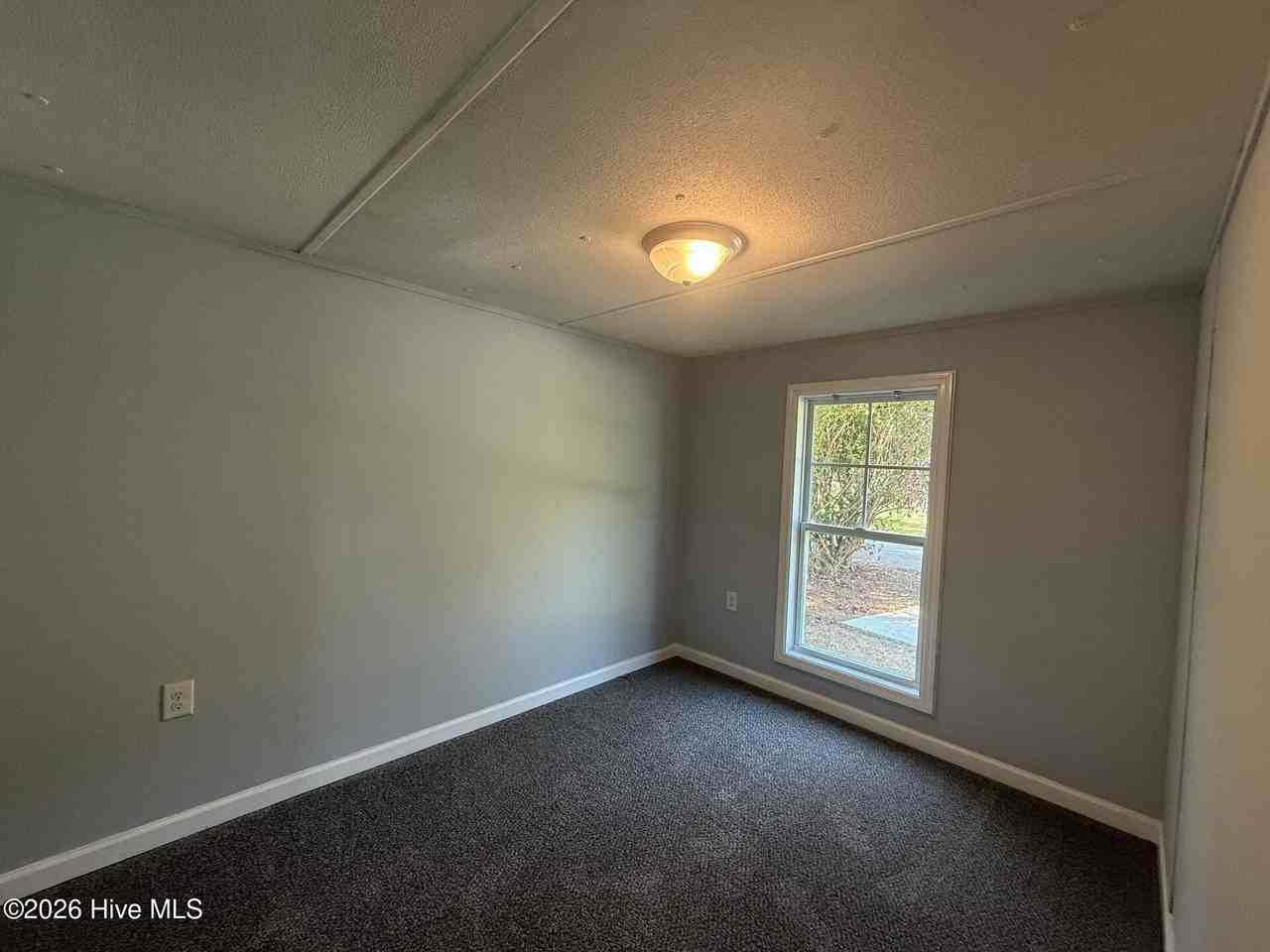 449 White Oak Ln - Photo 6 of 7