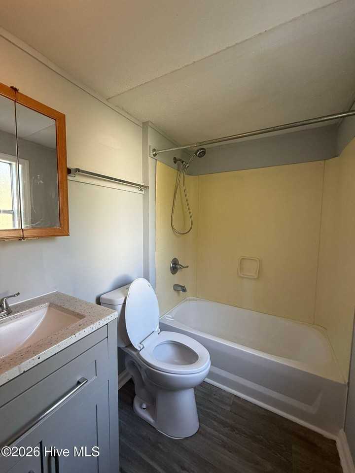449 White Oak Ln - Photo 7 of 7
