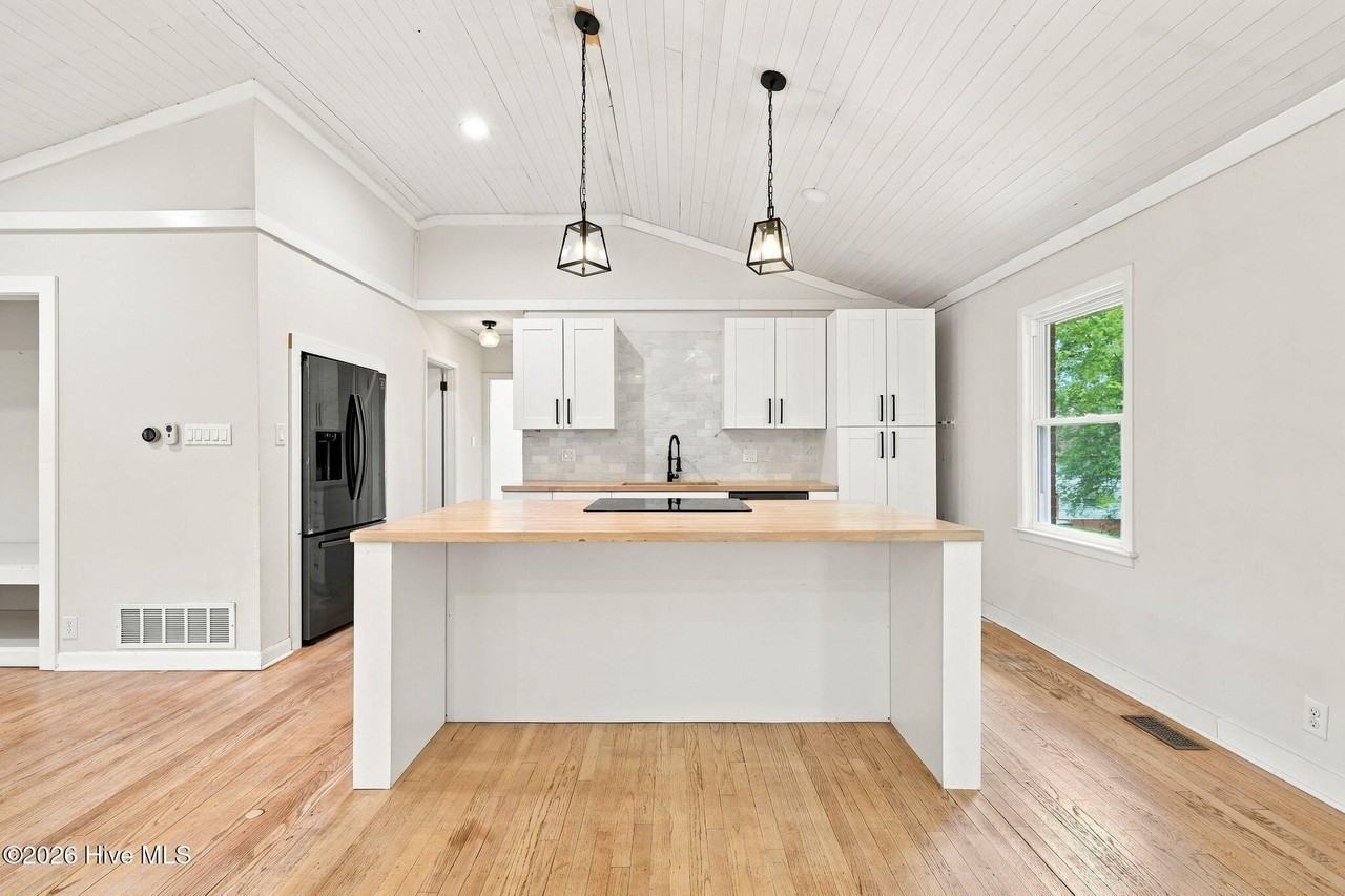 3108 Brentwood Rd - Photo 2 of 41