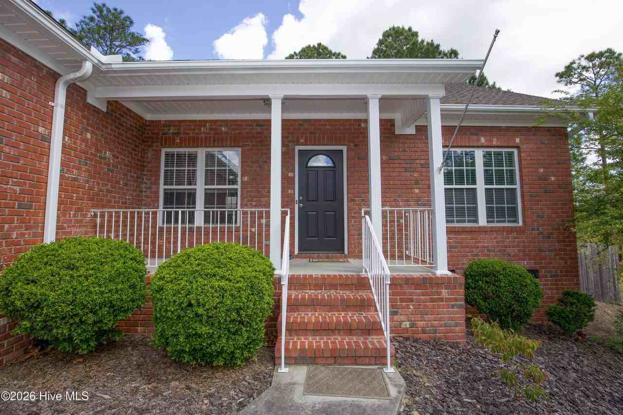 1 Van Buren Ln - Photo 2 of 50