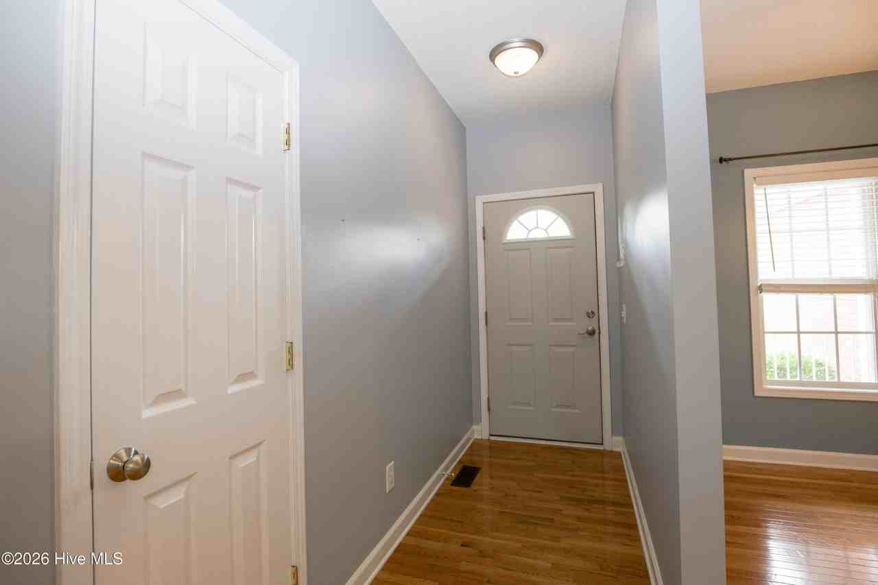 1 Van Buren Ln - Photo 3 of 50