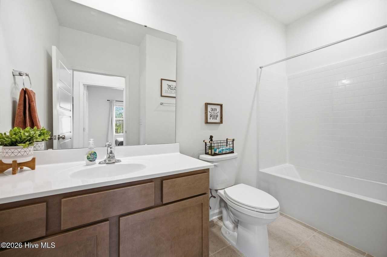 315 Enfield Dr - Photo 4 of 44