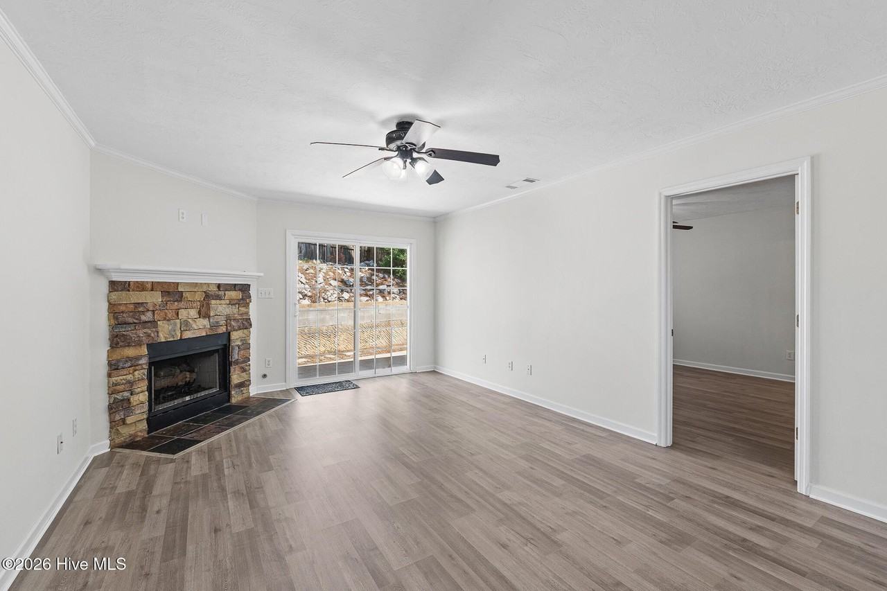 4469 Misty Cove Ct - Photo 4 of 15