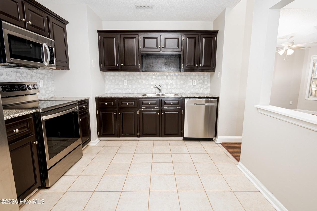 155 Jer Mar Dr - Photo 5 of 12