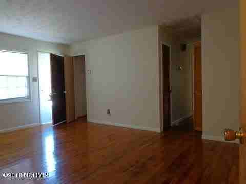 18 Sheffield Rd - Photo 2 of 9