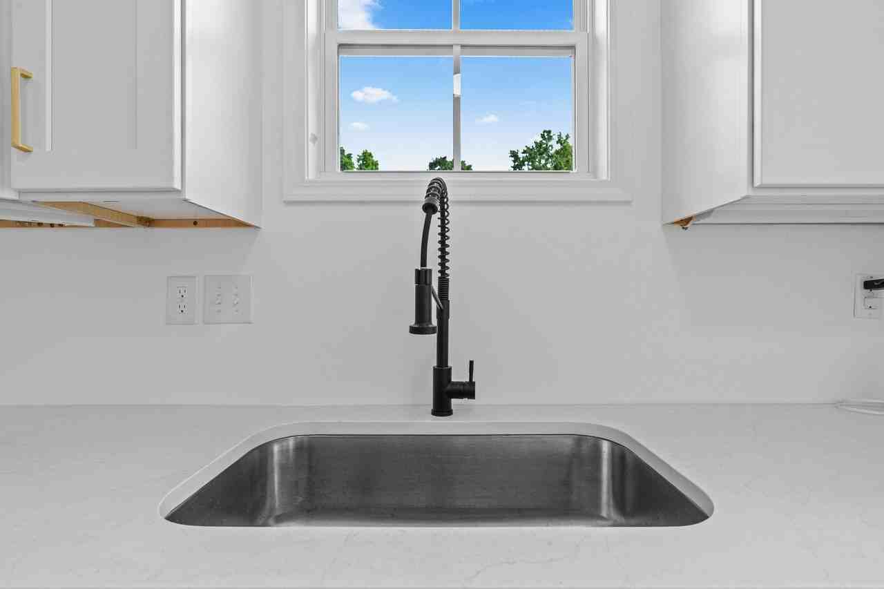 1232 Swanee Quintet Blvd - Photo 5 of 18