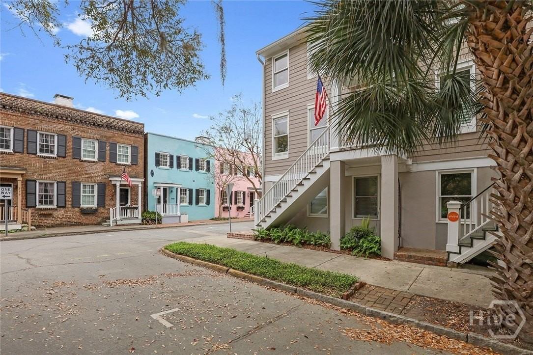 231 Houston St - Photo 2 of 50