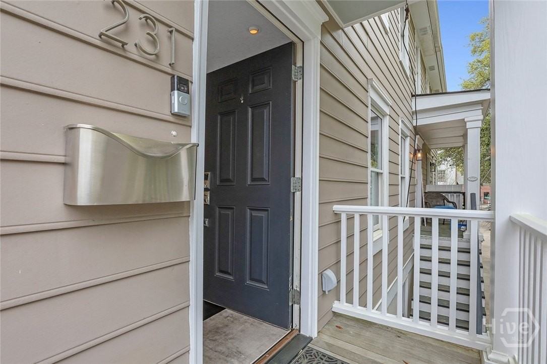 231 Houston St - Photo 5 of 50