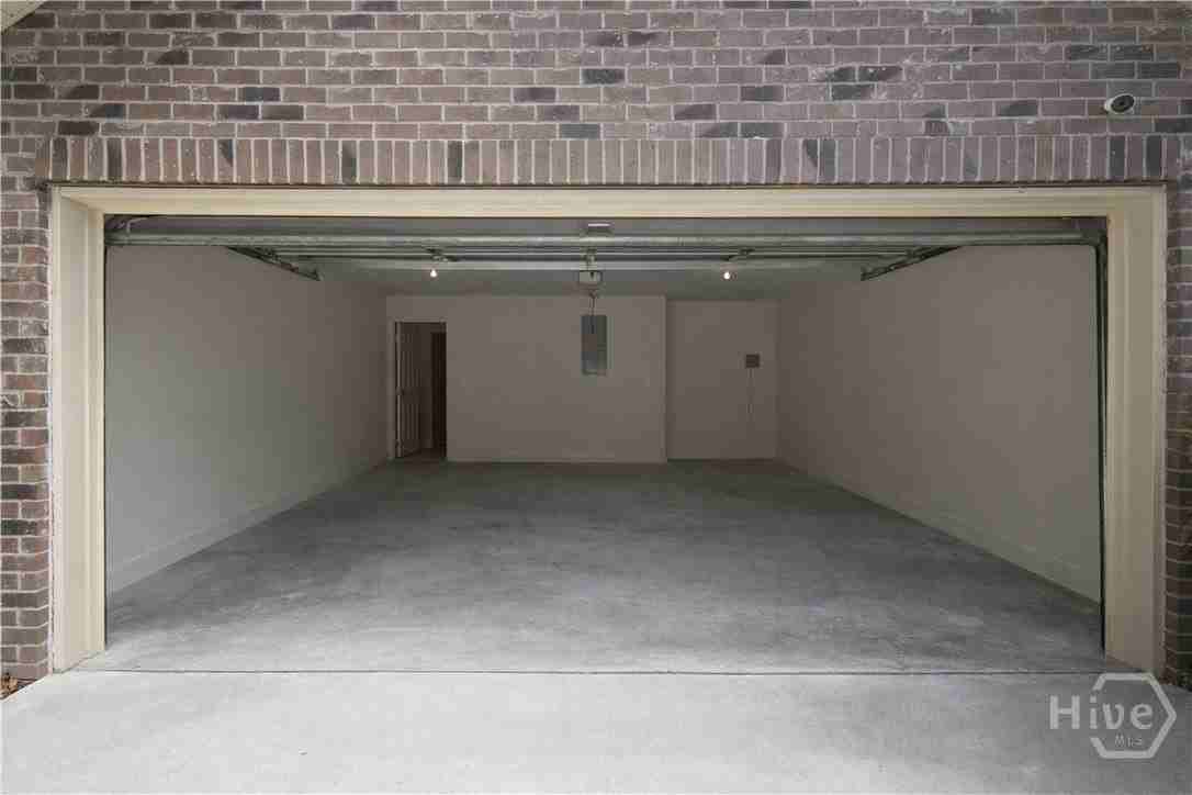 105 Heritage Way - Photo 2 of 39
