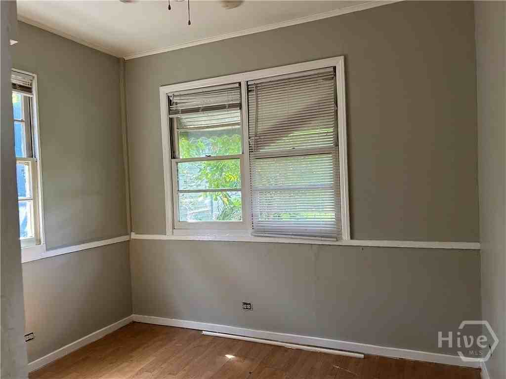 1125 Se 36th St - Photo 7 of 13