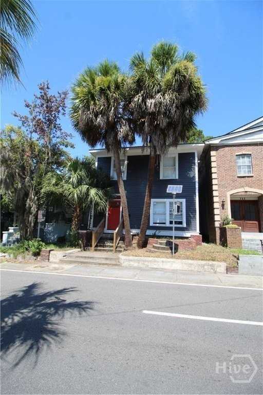 724 W Victory Dr #B - Photo 2 of 16