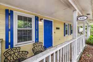 featured image of 616 E Duffy St