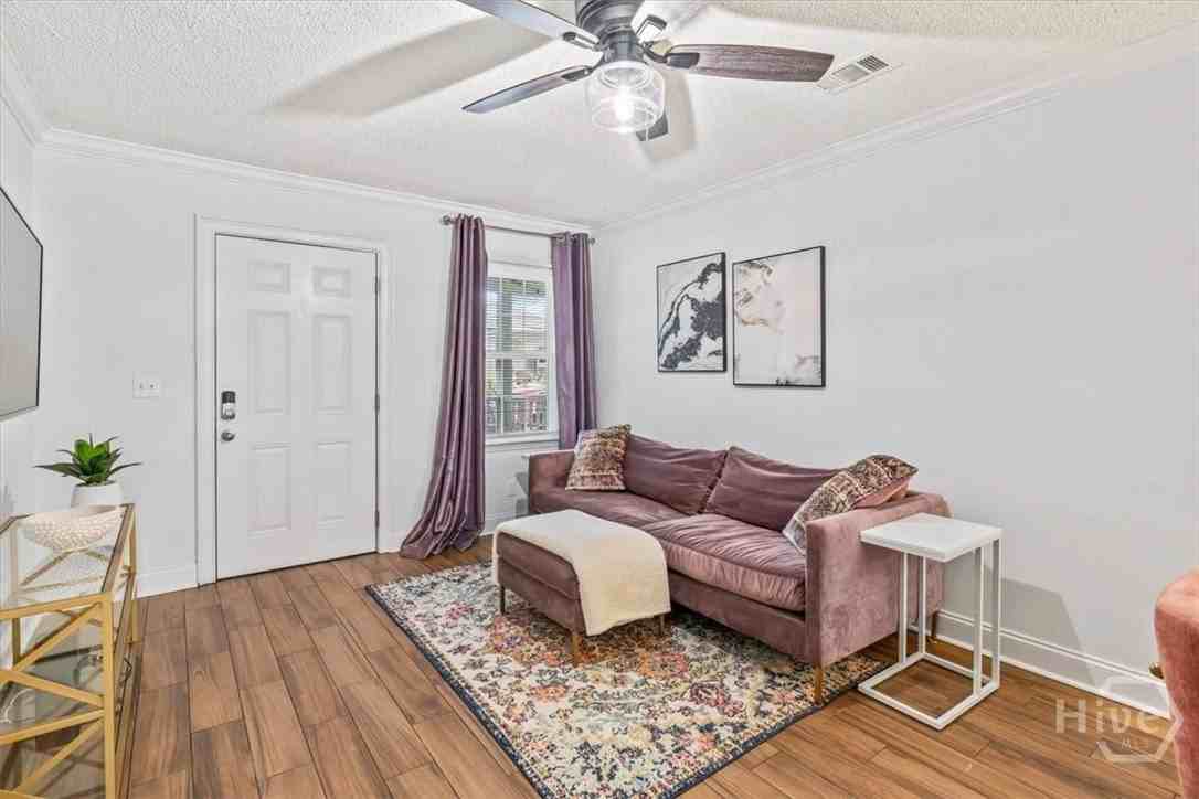 616 E Duffy St - Photo 5 of 26