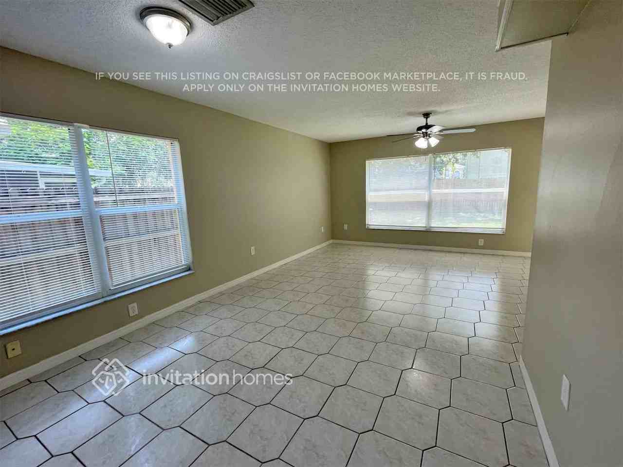 733 Burlwood St - Photo 3 of 17