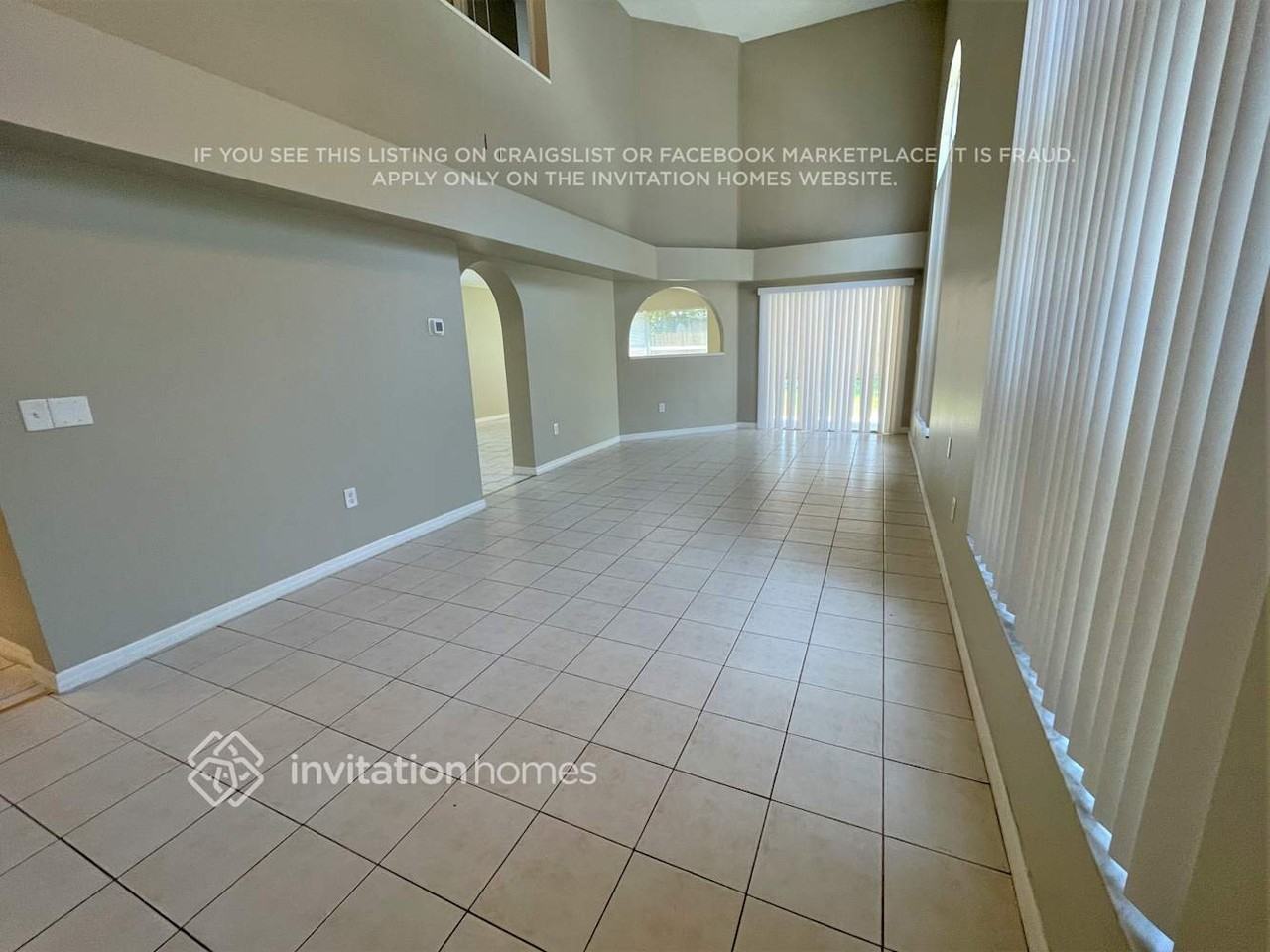 733 Burlwood St - Photo 4 of 17