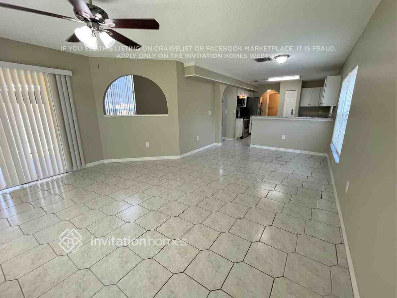 733 Burlwood St - Photo 5 of 17