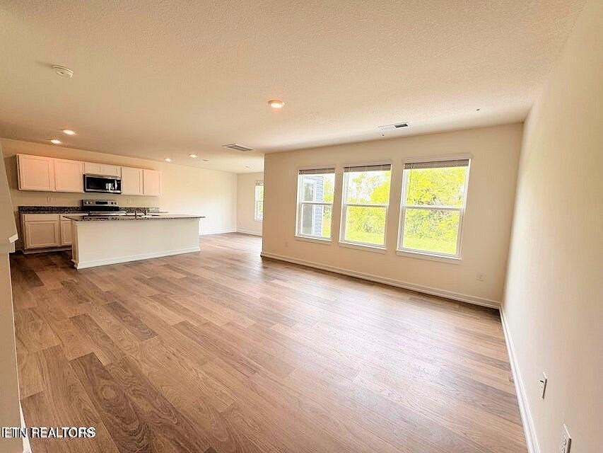 574 White Oak Ln - Photo 2 of 16