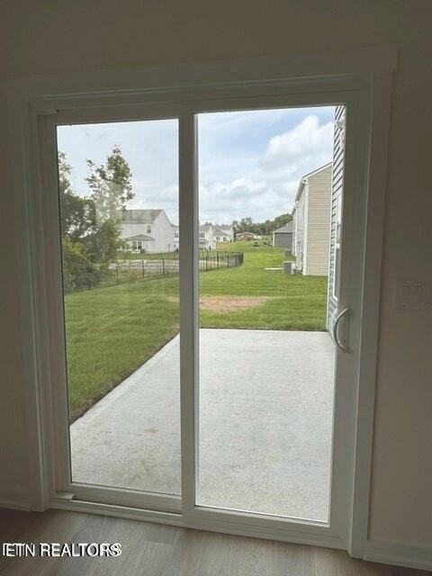 574 White Oak Ln - Photo 5 of 16