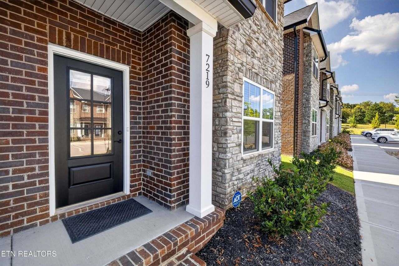 7219 Sassafras Way - Photo 2 of 22