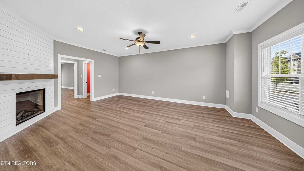 7219 Sassafras Way - Photo 4 of 22