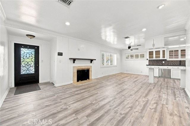 12730 Lorne St - Photo 2 of 7