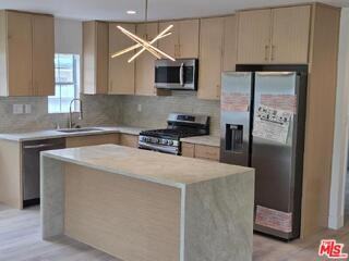 8519 Yolanda Ave - Photo 4 of 8