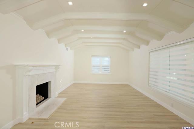 1210 Graynold Ave - Photo 4 of 8