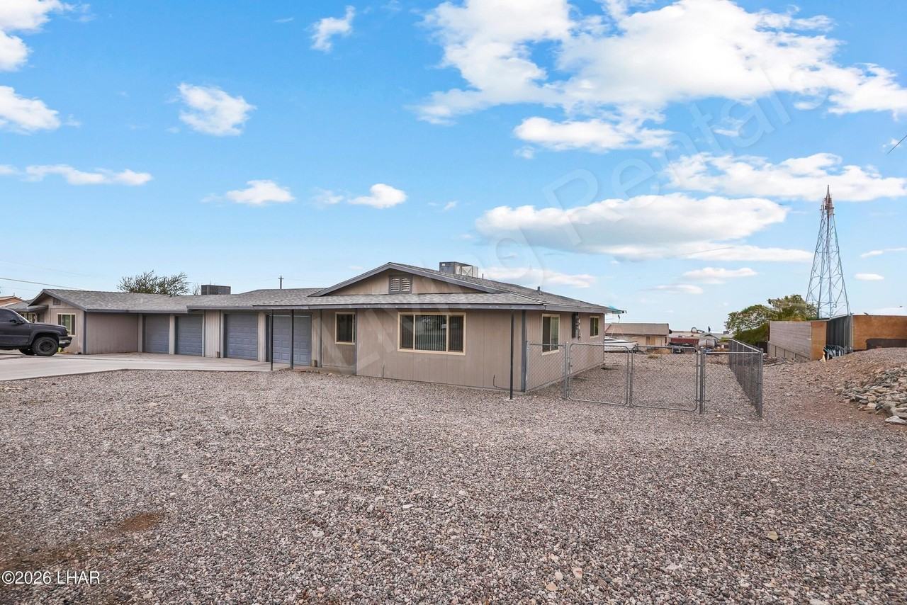 703 Desert Glen Dr #A - Photo 3 of 20
