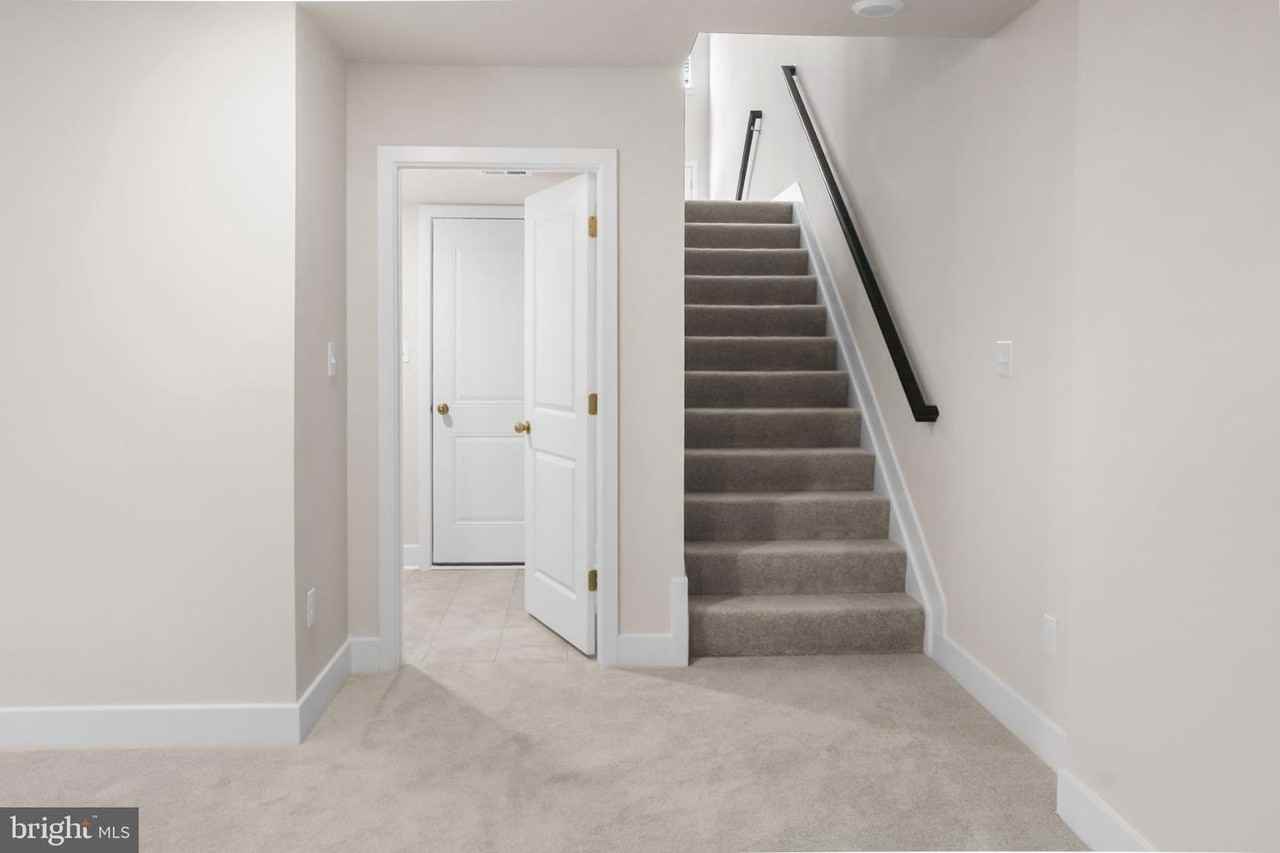 1727 Watercrossing Rd - Photo 5 of 38