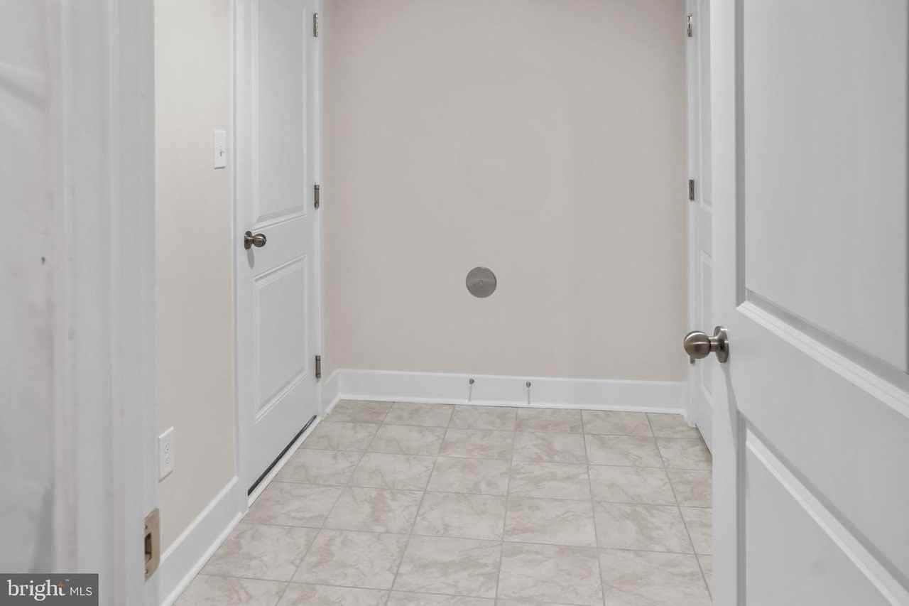 1727 Watercrossing Rd - Photo 6 of 38