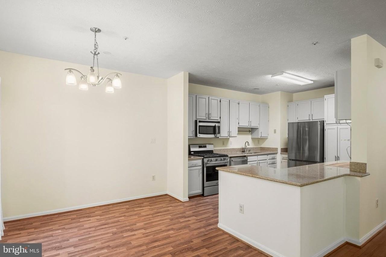 6035 Grenfell Loop - Photo 5 of 30